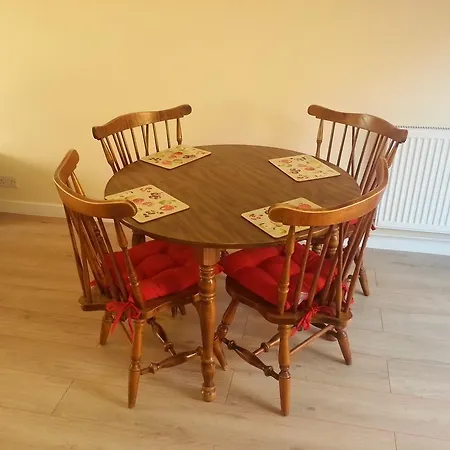 Luxurious 3-bedroom With Garden & Free Parking Near Clifton & Blaise *