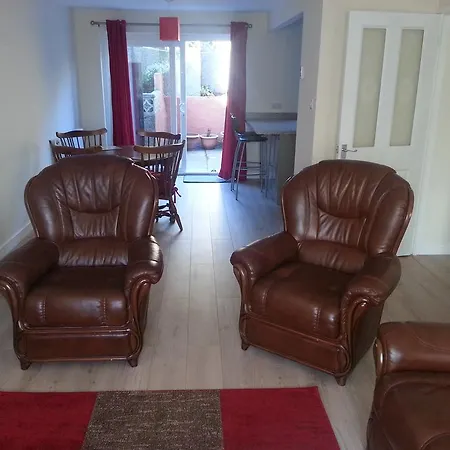 Feriehus Luxurious 3-bedroom With Garden & Free Parking Near Clifton & Blaise *