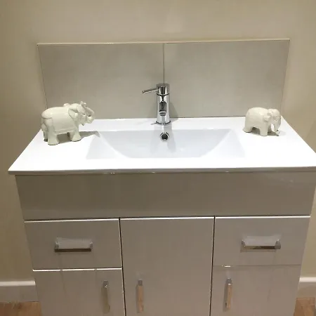 Будинок відпочинку Luxurious Dingle Corner