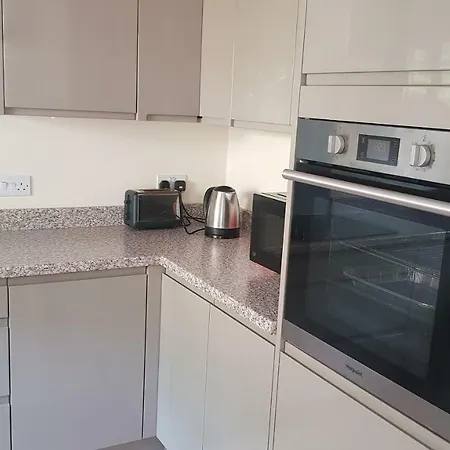 Feriehus Luxurious 3-bedroom With Garden & Free Parking Near Clifton & Blaise