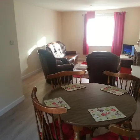 Luxurious Dingle Corner