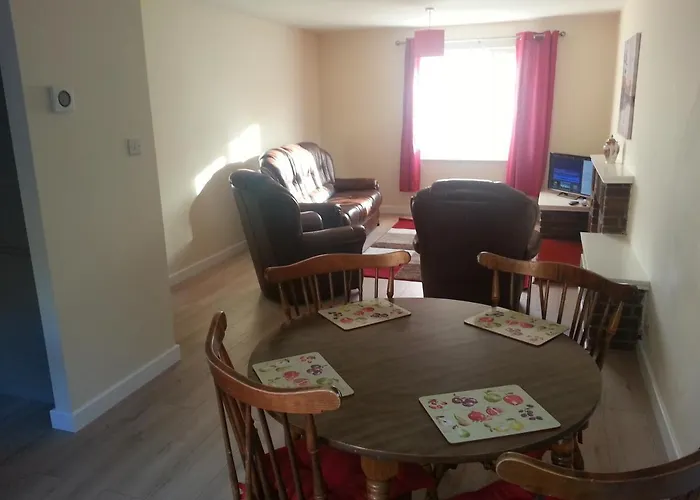 Luxurious Dingle Corner